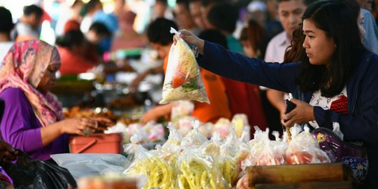 Jelang buka puasa, Kampung Jawa 'diserbu' warga Bali