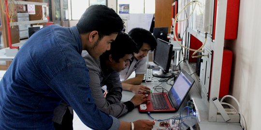 Mahasiswa UB ciptakan alat terapi kanker payudara dengan ektrak buah