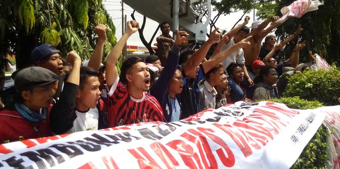 Warga Serang demo di PN Tangerang tuntut pembunuh Enno dihukum mati