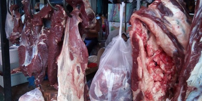 Walau sepi pembeli, daging sapi di Malang bertahan Rp 115 ribu