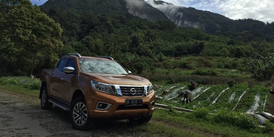 Nissan Navara bersama Tim Ekspedisi jelajahi 50 gunung dalam 40 hari