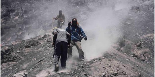 Pencarian pendaki Swiss hilang di Semeru difokuskan di jurang 75
