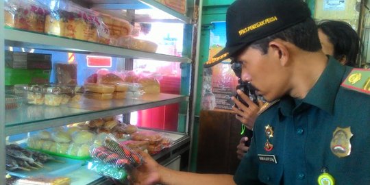 Sidak siang Ramadan, Polisi Syariah tutup paksa warung makan