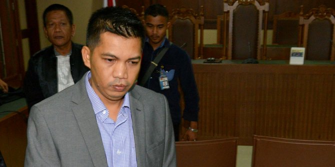 Ekspresi penyuap Damayanti usai vonis diperberat hakim