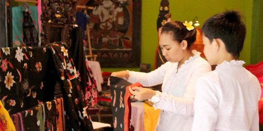 Sasirangan dan Songket, kain indah tenunan Indonesia