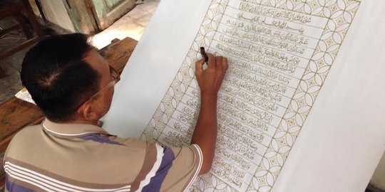 Alquran batik kreasi perajin Solo pertama di dunia
