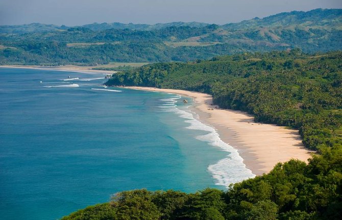 pantai nihiwatu