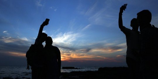 ABG di Blitar terjatuh saat foto selfie di jembatan rel kereta api