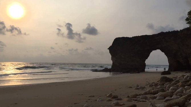 pantai bawana