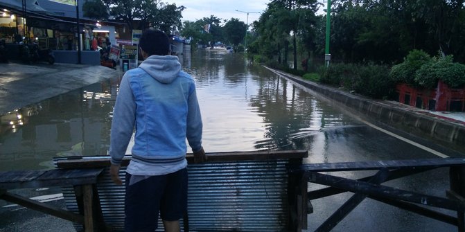 Diguyur hujan deras jelang berbuka puasa, Samarinda dikepung banjir