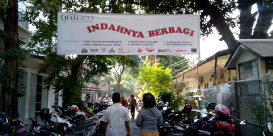 Istri Wagub telat hadir, warga Jakarta antusias padati bazar sembako