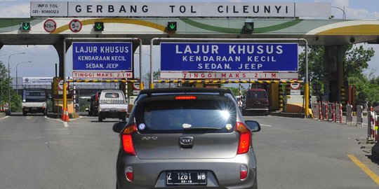 Isi ulang Mandiri e-Money di gerbang tol tembus Rp 50 miliar/bulan