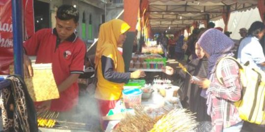 Berbuka dengan sate susu sapi dan kambing khas Kampung Jawa Denpasar