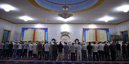 Menengok kekhusyukan muslim di China laksanakan tarawih