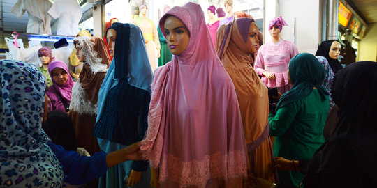Ramadan, gamis Rp 85.000 jadi primadona ibu-ibu di pasar Tanah Abang