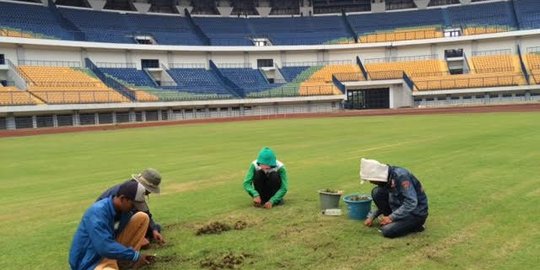 Masih dalam perbaikan, Aher izinkan GBLA dipakai Persib main