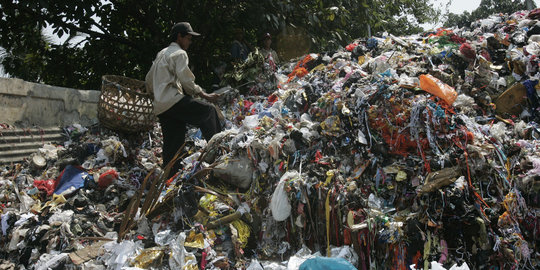 Langgar kontrak kerja, 7 ribu ton sampah DKI dikirim ke Bekasi