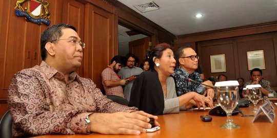 Dikritik ingin beli pesawat intai, Menteri Susi kesal & acuhkan DPR