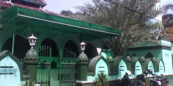 Masjid Al Ma'moer, harapan dan doa para pedagang batik Laweyan