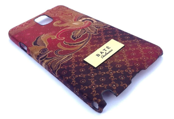 aksesoris unik bermotif batik