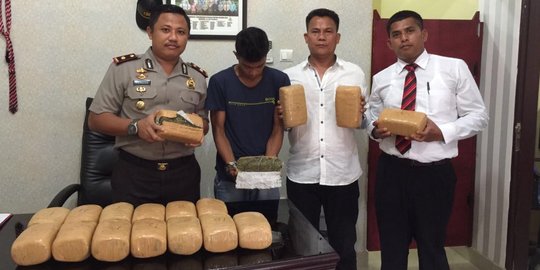 Bawa 18 kg ganja dari Aceh, pemuda ditangkap saat turun bus