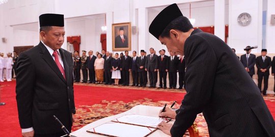 Jokowi disebut tak suka Budi Gunawan pilih Tito Karnavian Kapolri