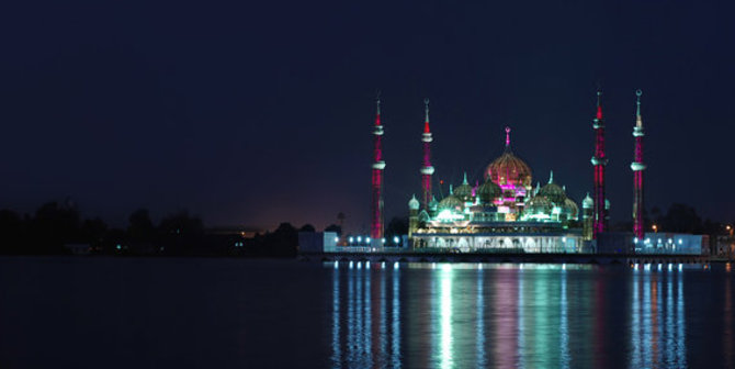 Masjid Kristal, rumah ibadah 'pintar' paling indah di Asia 