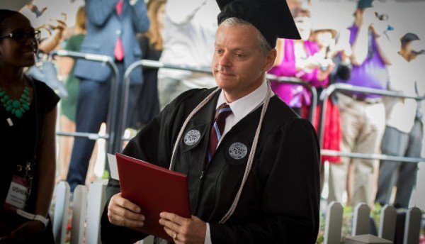 michael vaudreuil saat wisuda