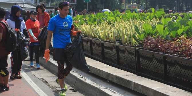 formulir jadi pendaftaran artis DKI Uno gubernur tertarik calon daftar juga Sandiaga bakal