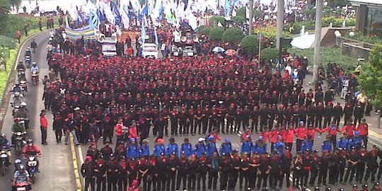 bayar thr