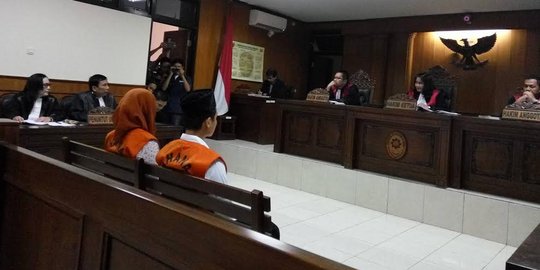 Anggota ormas ribut saat sidang kasus penculikan dokter Rica