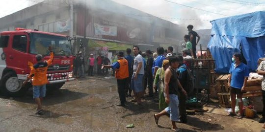 Kebakaran Pasar Kanjengan, 11 ruko dilalap si jago merah