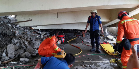 Cerita nahas enam pekerja tertimba bangunan roboh