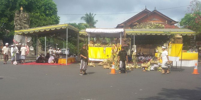 Warga Gianyar gelar upacara di lokasi pembunuhan tokoh Laskar Bali