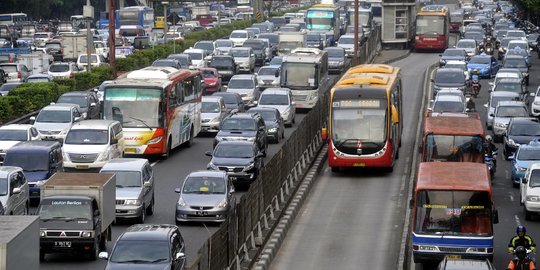 Ahok: Transportasi di Jakarta pokoknya paling parah deh
