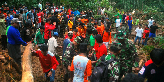 Tim SAR gabungan kembali menemukan banyak korban longsor Purworejo