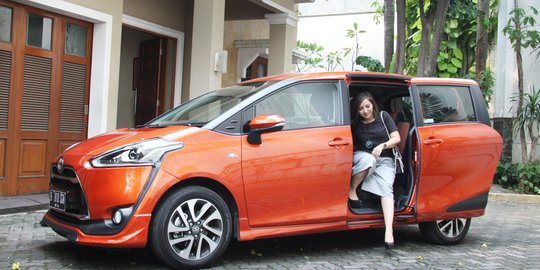 Cerita Hanifa Ambadar memilih Toyota All New Sienta