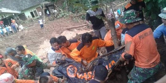 290 Personel gabungan sisir korban longsor di Purworejo & Kebumen