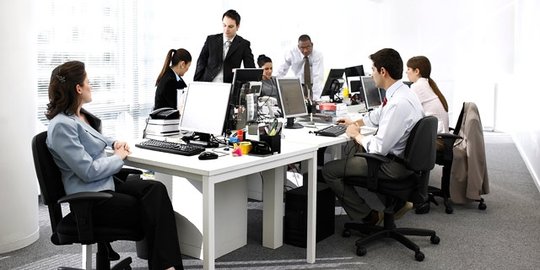 kerja dan banyak berkumpul dengan keluarga dan teman rev1