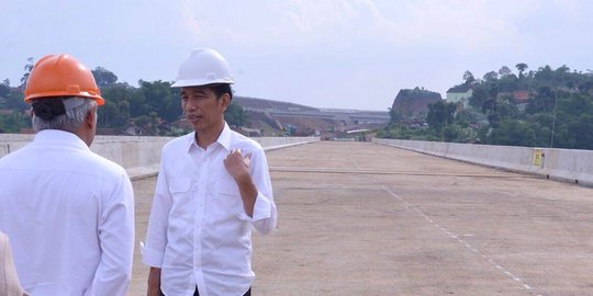 Presiden Jokowi tinjau pembangunan Tol Ciawi-Sukabumi