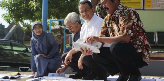 Menteri Anies keliling Jateng tengok sekolah terdampak banjir