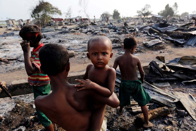 pengungsian muslim rohingya di myanmar terbakar