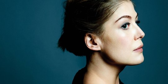 7 aktris cantik ini terkenal punya peran psikopat di film!