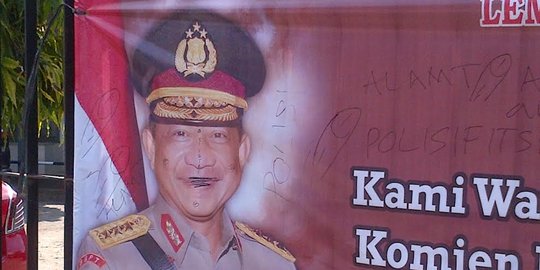 Spanduk Komjen Tito Karnavian di Palembang dirusak