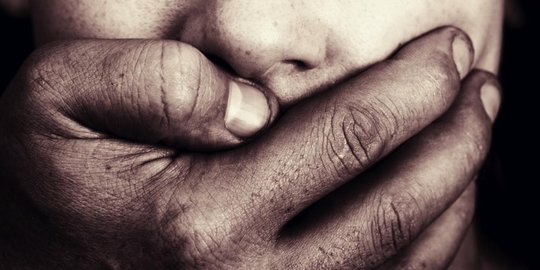 Paman yang tega cabuli keponakan di kandang sapi ditangkap polisi