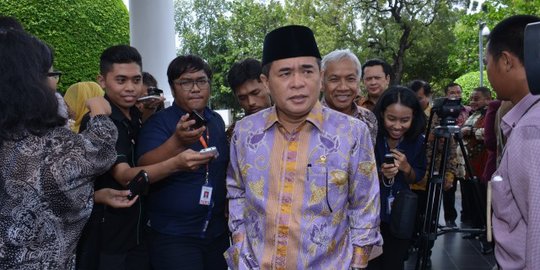 Golkar dukung Ahok di Pilgub DKI, Ade Komarudin tolak komentar