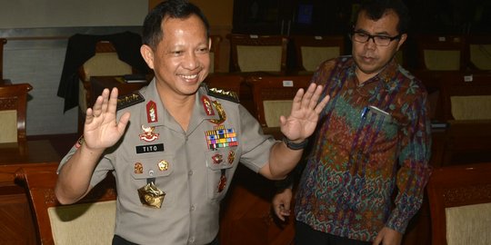 Cara Komjen Tito rangkul senior dibuktikan saat di DPR