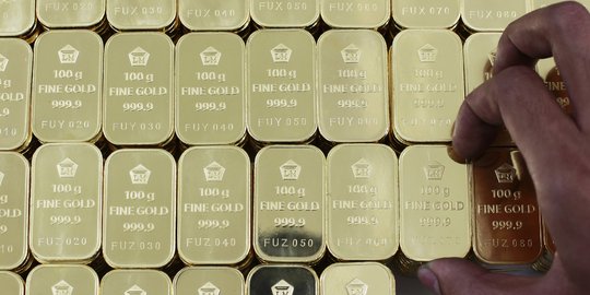 Akhir pekan, harga emas turun Rp 1.000 jadi Rp 581.000 per gram