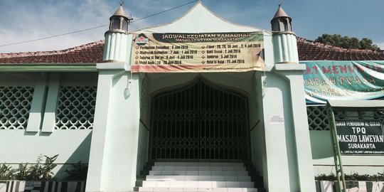 Mengunjungi masjid berkonstruksi mirip Pura dan tertua di Solo