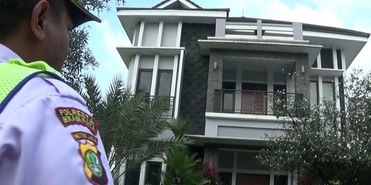 Rumah mewah tempat produksi vaksin palsu digerebek polisi